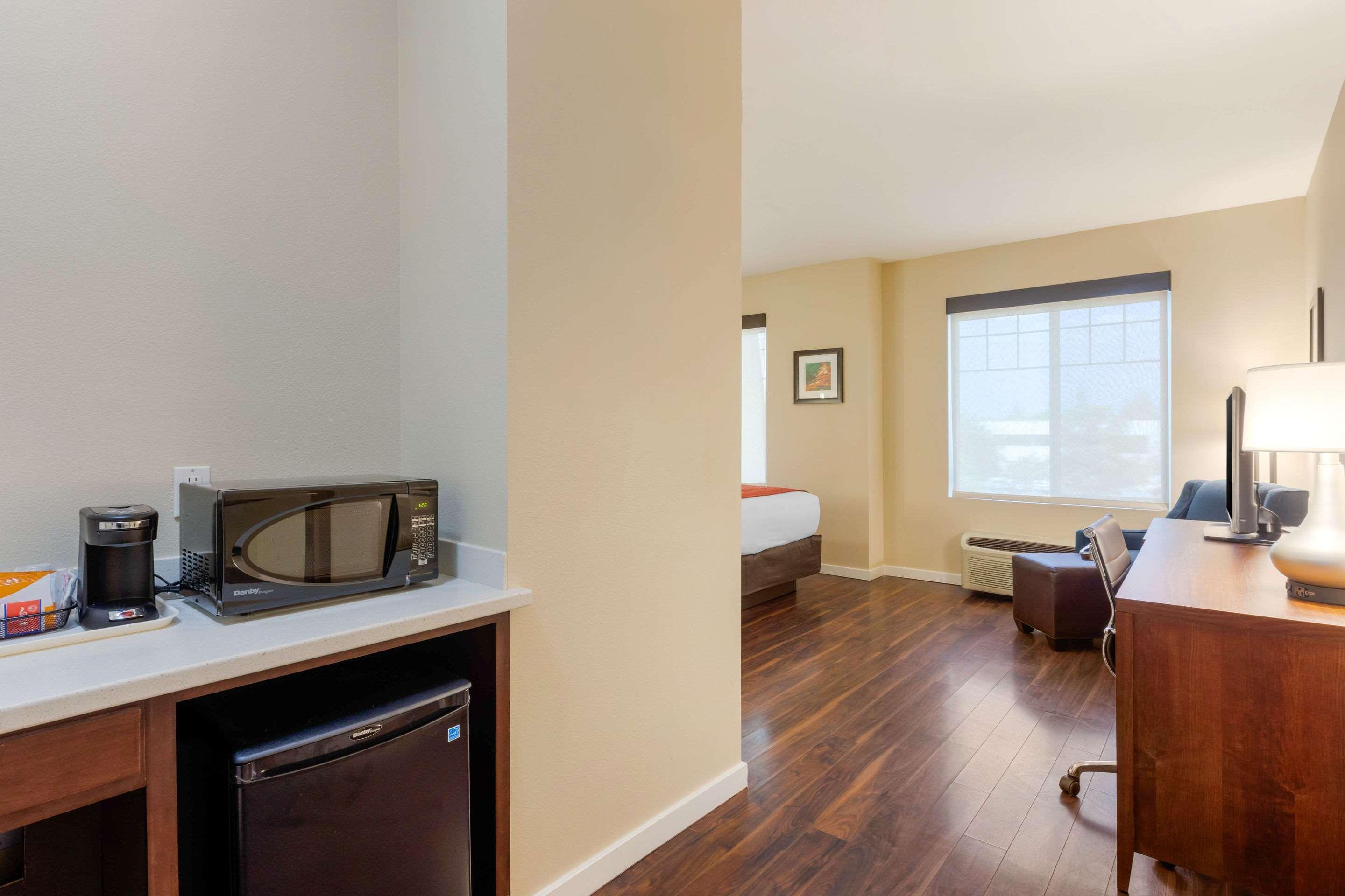 Comfort Inn & Suites Near Ontario Airport Ngoại thất bức ảnh