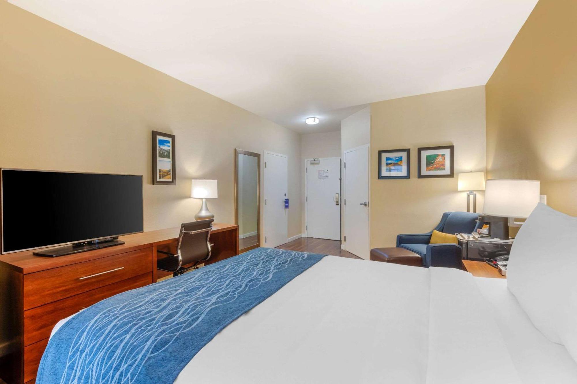 Comfort Inn & Suites Near Ontario Airport Phòng bức ảnh