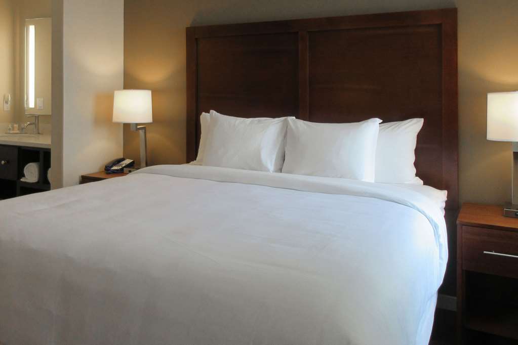 Comfort Inn & Suites Near Ontario Airport Phòng bức ảnh